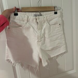 ZARA Size 4 White Jean Shorts